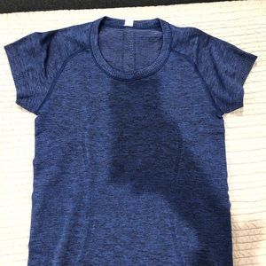 Lululemon workout top